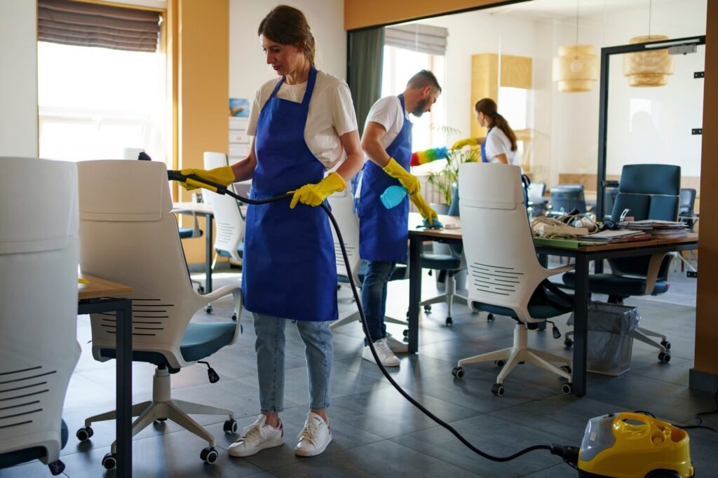10 Reasons to Hire a Professional Office Cleaning Company