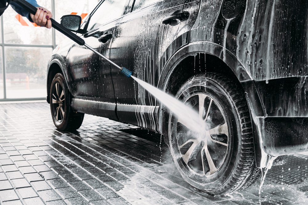 Why Fleet Washing Services Are Essential for Every Trucking Business